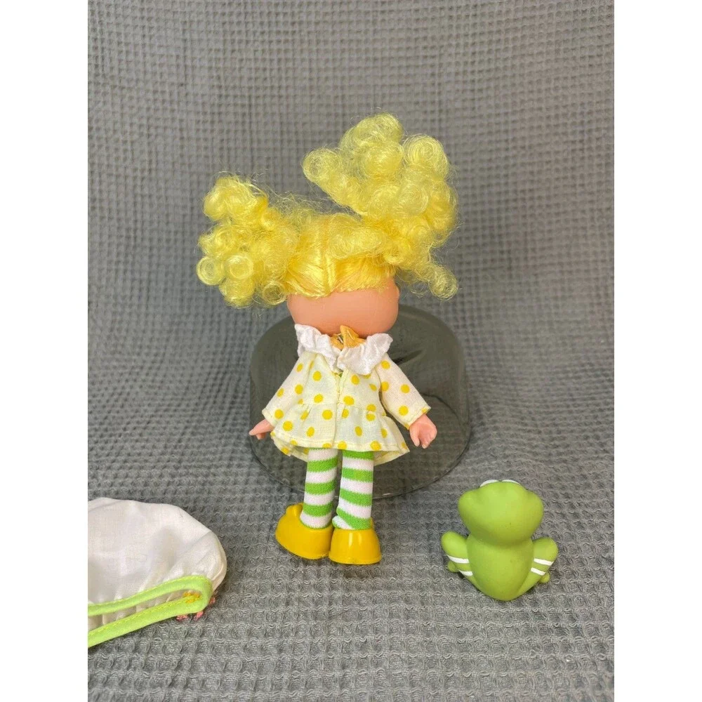 Vintage Strawberry Shortcake Lemon Meringue Doll + Frappe Frog Original Outfit